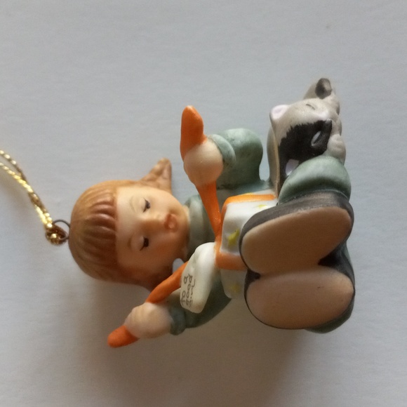 Berta Hummel Little Gift Wrapper" Holiday Ornament. - Picture 1 of 6